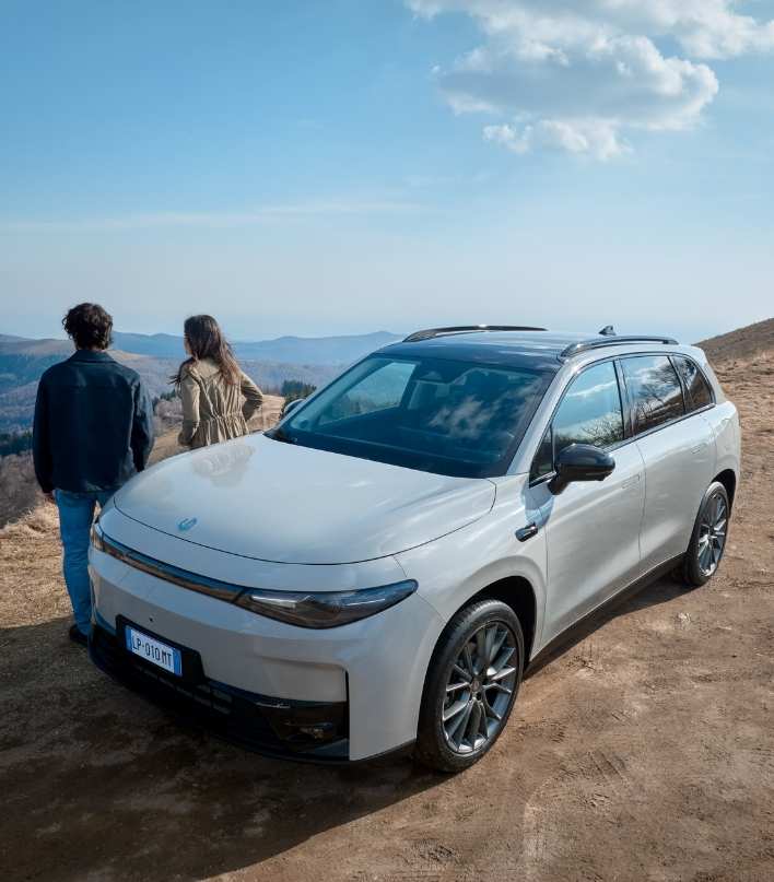 suv hybride familial polyvalent c10 reev grande autonomie recharge rapide leapmotor valence drome ardeche rhone alpes 10