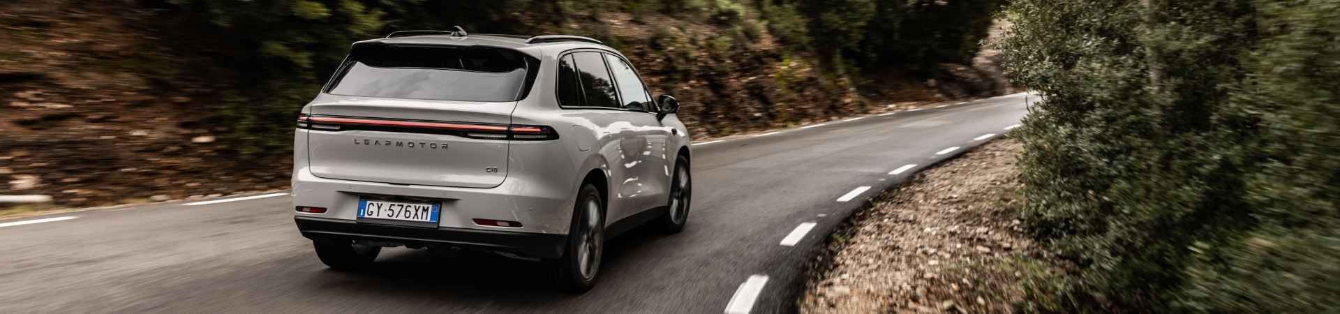 suv hybride familial polyvalent c10 reev grande autonomie recharge rapide leapmotor valence drome ardeche rhone alpes 9