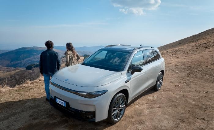 suv hybride familial polyvalent c10 reev grande autonomie recharge rapide leapmotor valence drome ardeche rhone alpes
